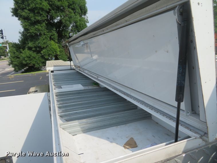 image for item DH1510 2005 Ford F450 Super Duty XL utility bed truck