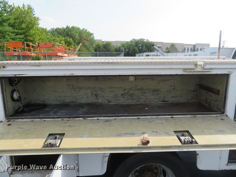 image for item DH1510 2005 Ford F450 Super Duty XL utility bed truck