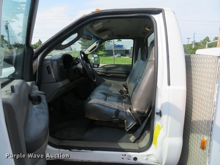 image for item DH1510 2005 Ford F450 Super Duty XL utility bed truck