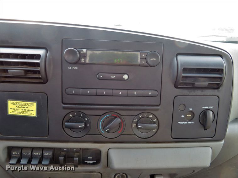 image for item DH1510 2005 Ford F450 Super Duty XL utility bed truck