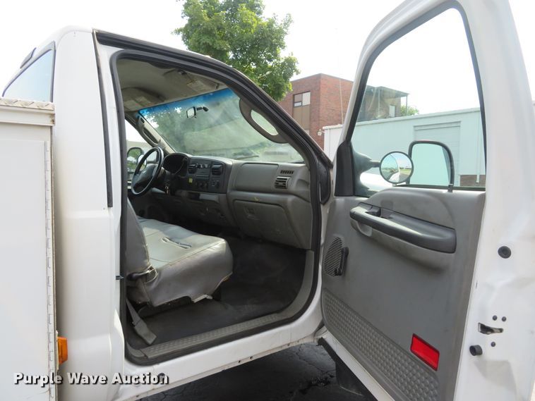 image for item DH1510 2005 Ford F450 Super Duty XL utility bed truck