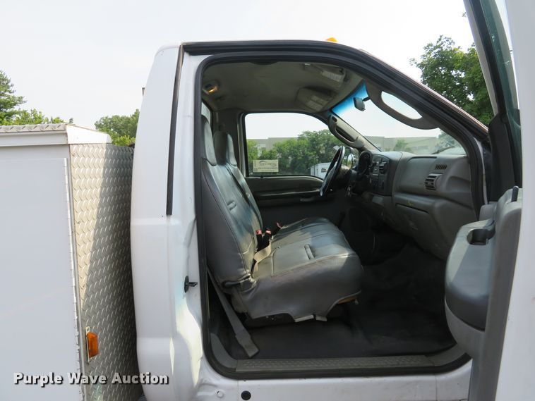 image for item DH1510 2005 Ford F450 Super Duty XL utility bed truck