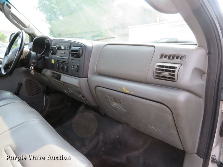 image for item DH1510 2005 Ford F450 Super Duty XL utility bed truck