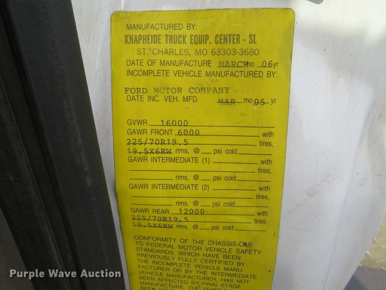 image for item DH1510 2005 Ford F450 Super Duty XL utility bed truck