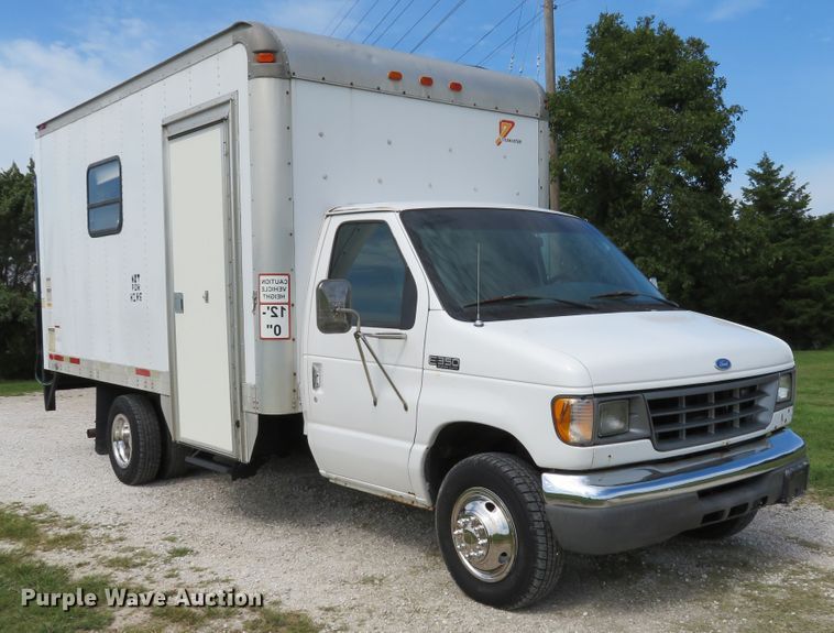 image for item DH1514 2002 Ford Econoline E350 Super Duty box truck