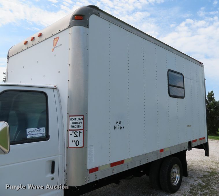 image for item DH1514 2002 Ford Econoline E350 Super Duty box truck