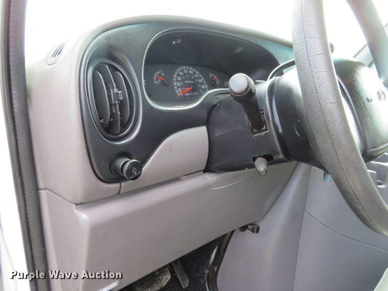 image for item DH1514 2002 Ford Econoline E350 Super Duty box truck