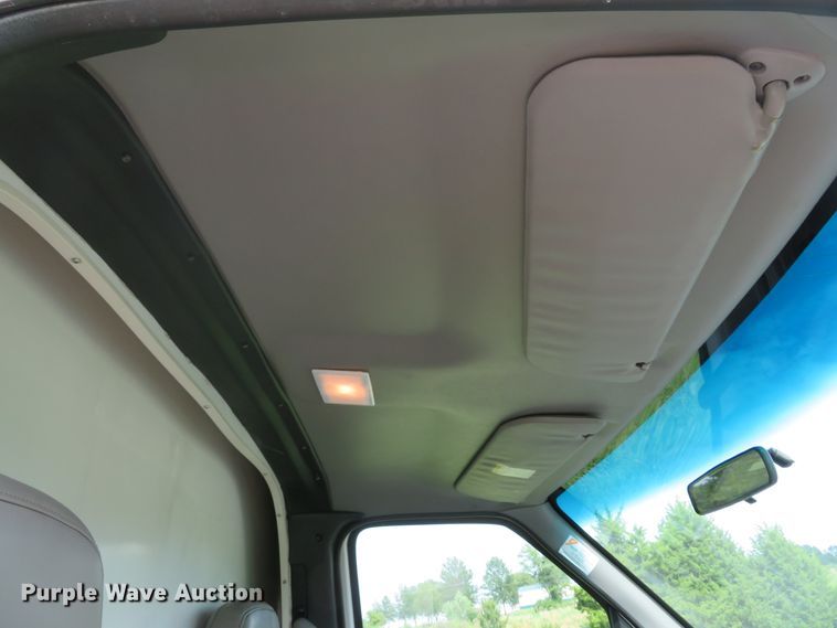 image for item DH1514 2002 Ford Econoline E350 Super Duty box truck