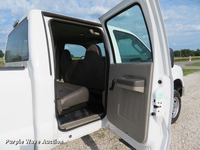 image for item DH1515 2010 Ford F250 Super Duty XL Crew Cab pickup truck