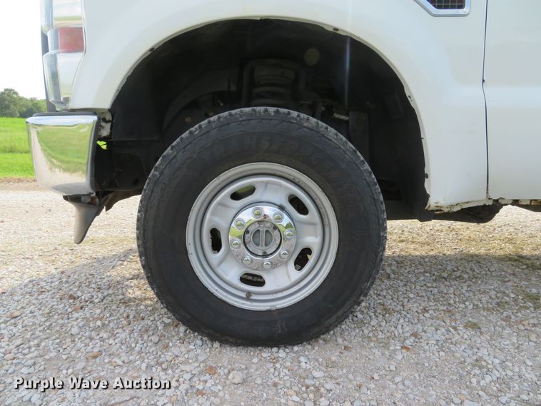 image for item DH1515 2010 Ford F250 Super Duty XL Crew Cab pickup truck