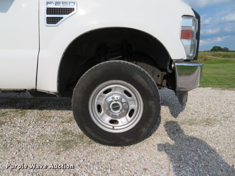 image for item DH1515 2010 Ford F250 Super Duty XL Crew Cab pickup truck