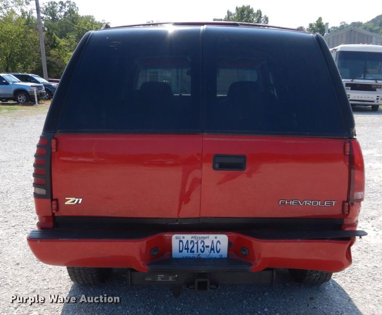 image for item DH2001 2000 Chevrolet Tahoe SUV