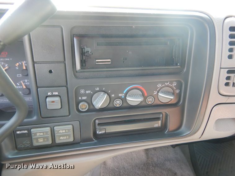 image for item DH2001 2000 Chevrolet Tahoe SUV