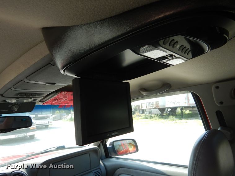 image for item DH2001 2000 Chevrolet Tahoe SUV