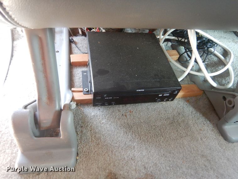 image for item DH2001 2000 Chevrolet Tahoe SUV