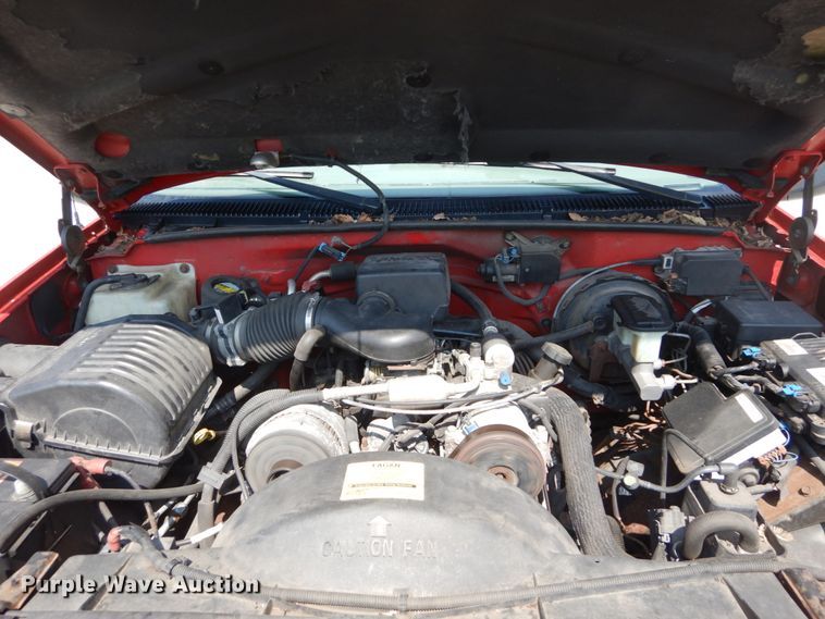 image for item DH2001 2000 Chevrolet Tahoe SUV