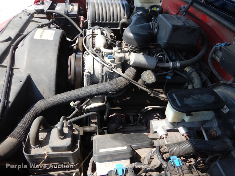 image for item DH2001 2000 Chevrolet Tahoe SUV