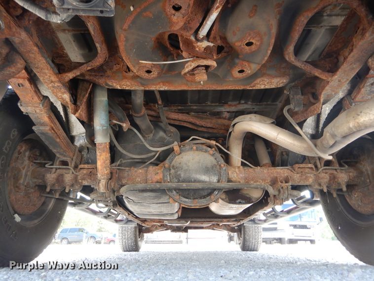 image for item DH2001 2000 Chevrolet Tahoe SUV