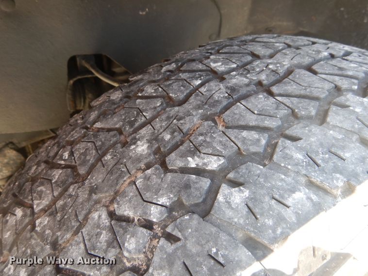 image for item DH2001 2000 Chevrolet Tahoe SUV