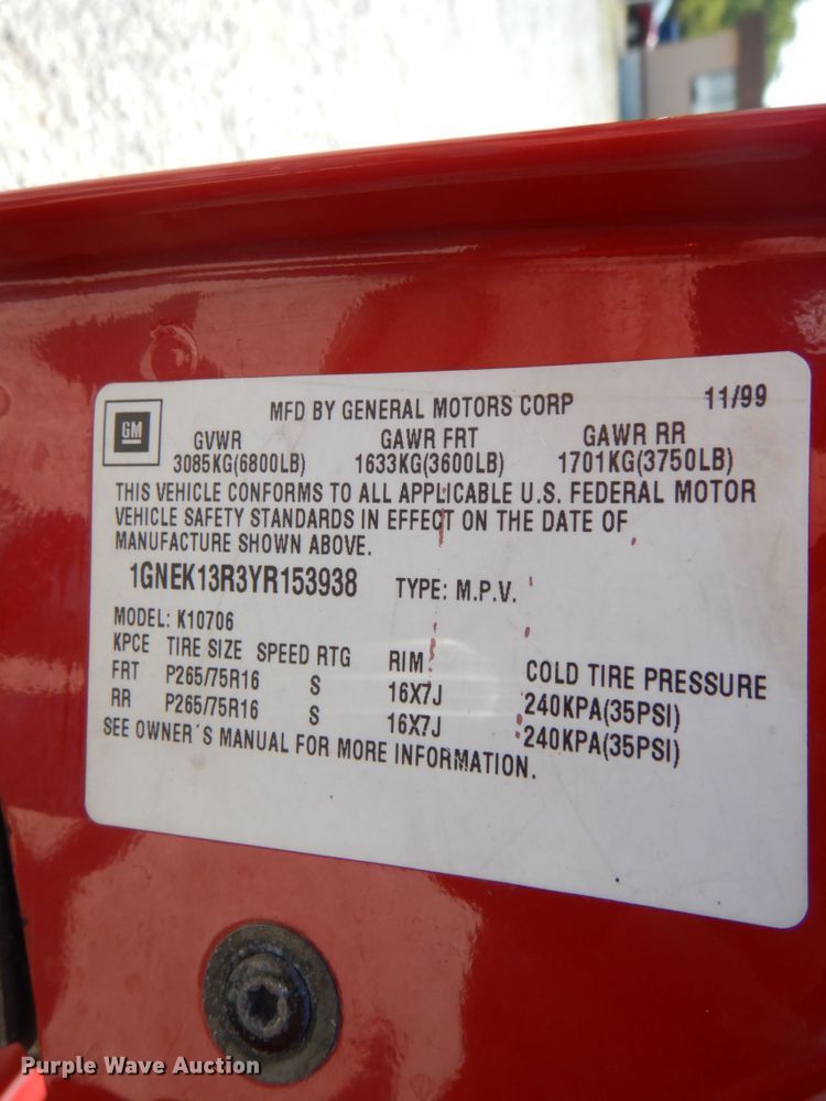 image for item DH2001 2000 Chevrolet Tahoe SUV