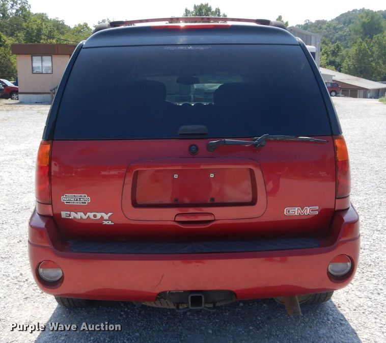 image for item DH2002 2004 GMC Envoy XL SUV