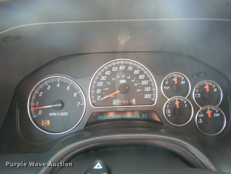 image for item DH2002 2004 GMC Envoy XL SUV