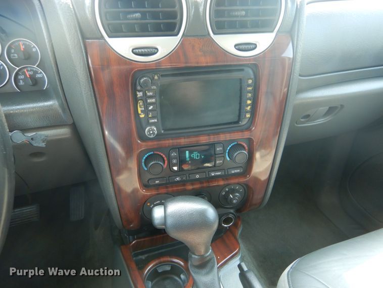 image for item DH2002 2004 GMC Envoy XL SUV