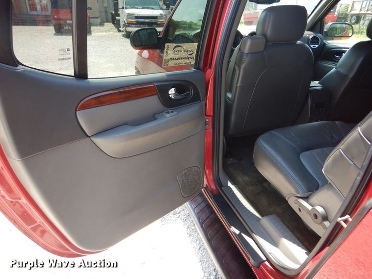 image for item DH2002 2004 GMC Envoy XL SUV