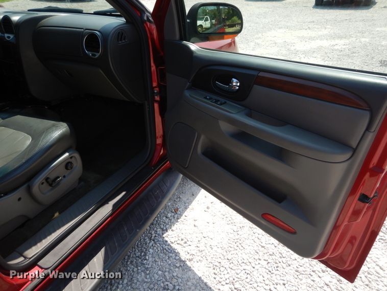 image for item DH2002 2004 GMC Envoy XL SUV