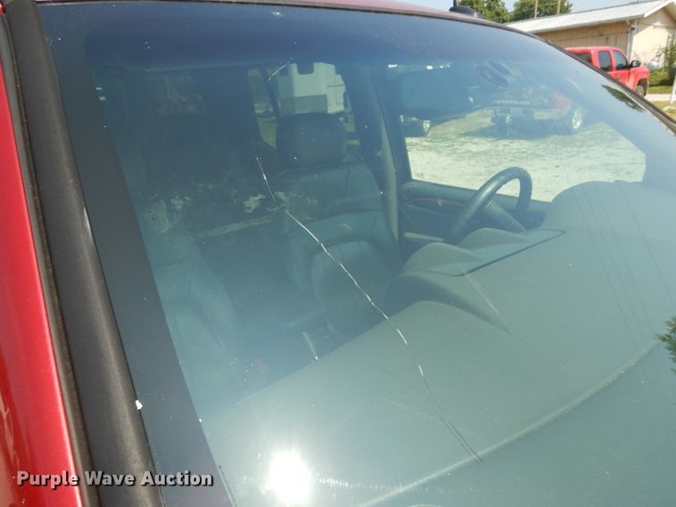 image for item DH2002 2004 GMC Envoy XL SUV