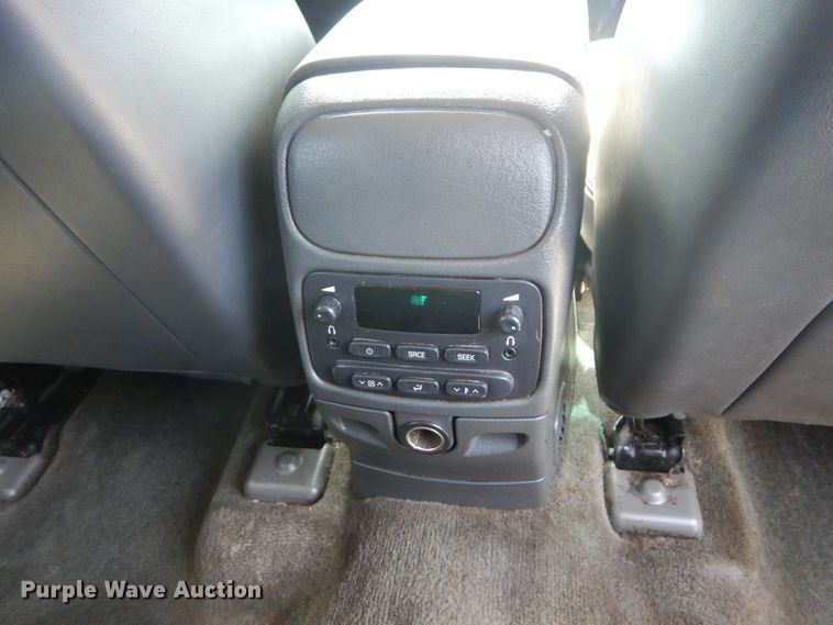 image for item DH2002 2004 GMC Envoy XL SUV