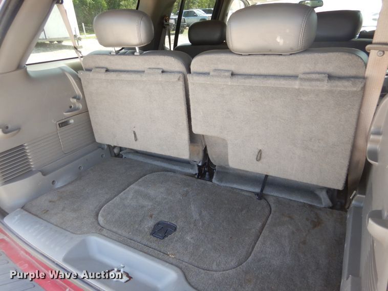 image for item DH2002 2004 GMC Envoy XL SUV