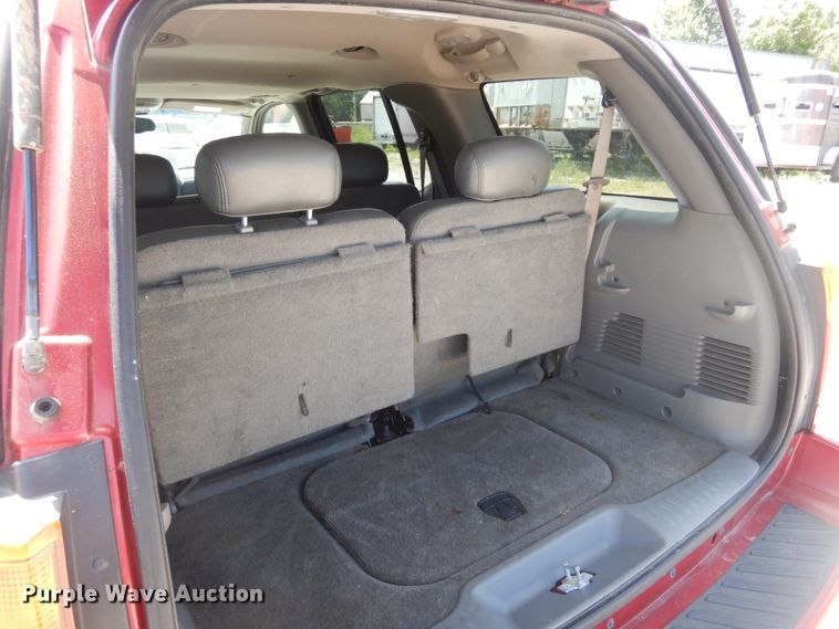 image for item DH2002 2004 GMC Envoy XL SUV