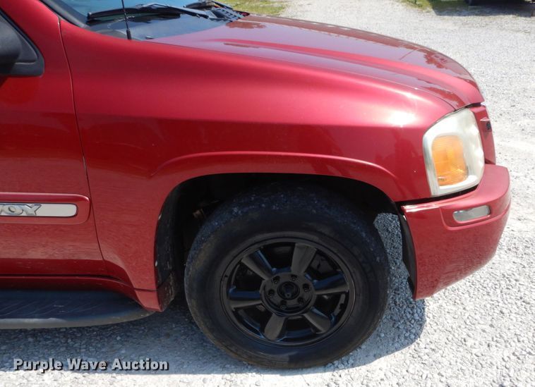 image for item DH2002 2004 GMC Envoy XL SUV