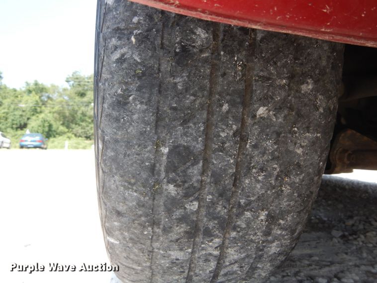 image for item DH2002 2004 GMC Envoy XL SUV