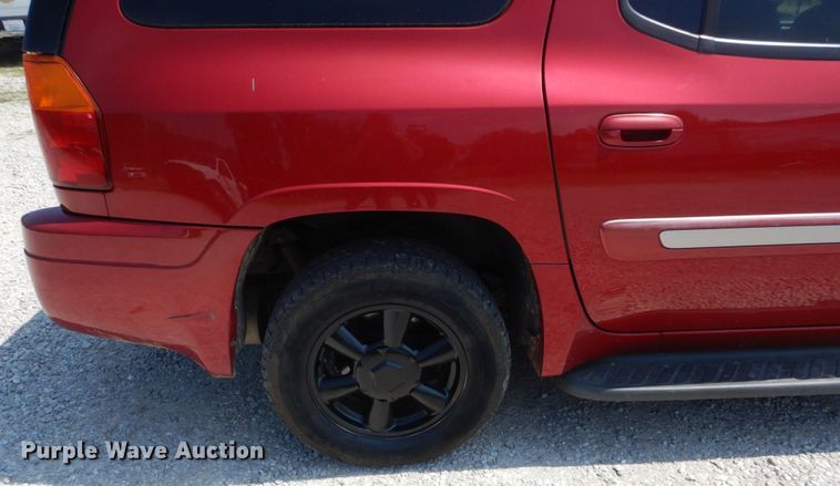 image for item DH2002 2004 GMC Envoy XL SUV