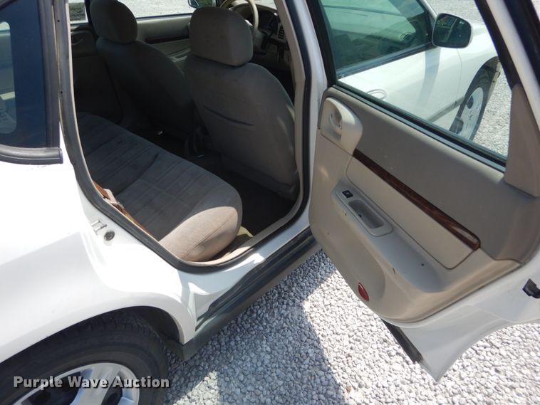 image for item DH2003 2004 Chevrolet Impala