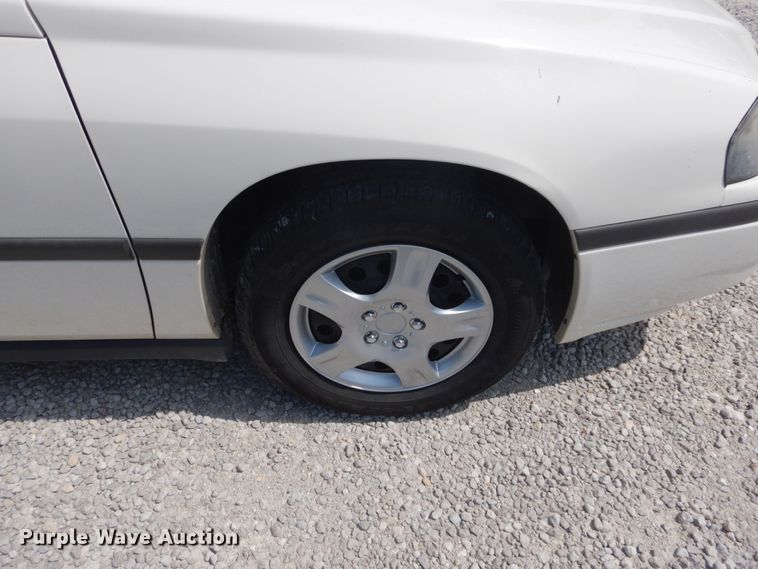 image for item DH2003 2004 Chevrolet Impala