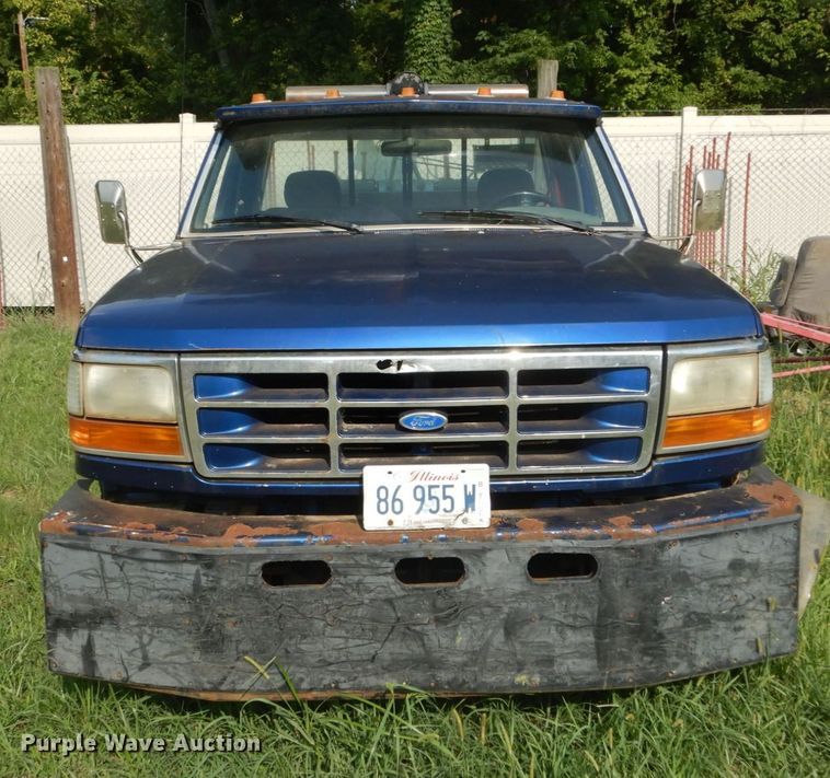 image for item DH2005 1995 Ford F450 Super Duty tow truck