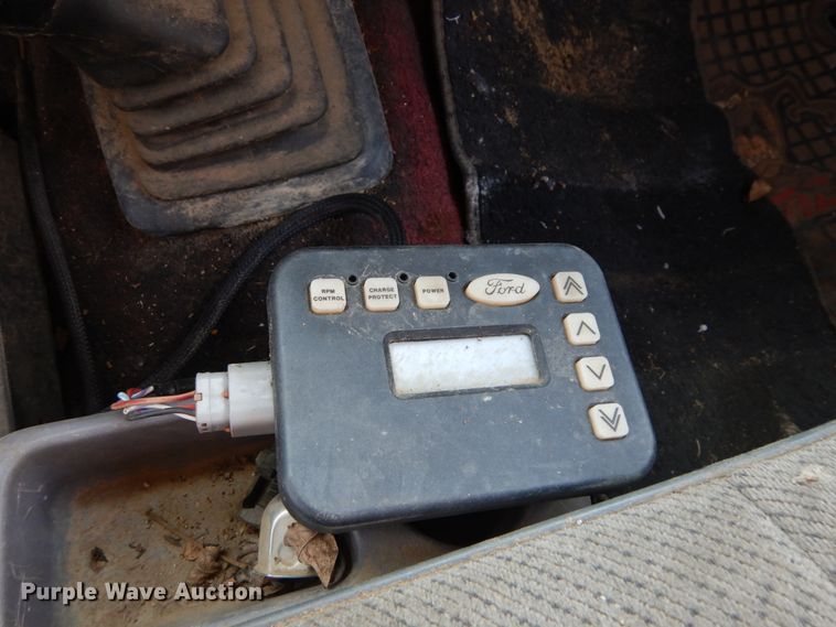 image for item DH2005 1995 Ford F450 Super Duty tow truck