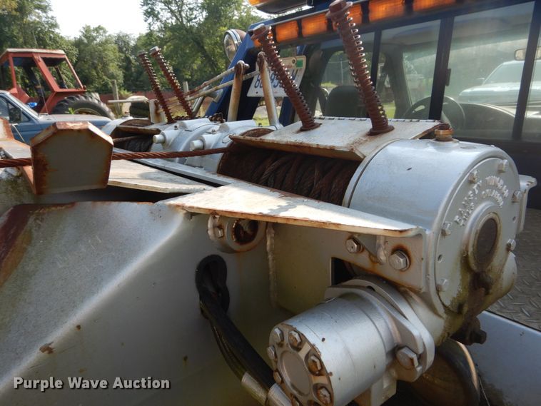 image for item DH2005 1995 Ford F450 Super Duty tow truck