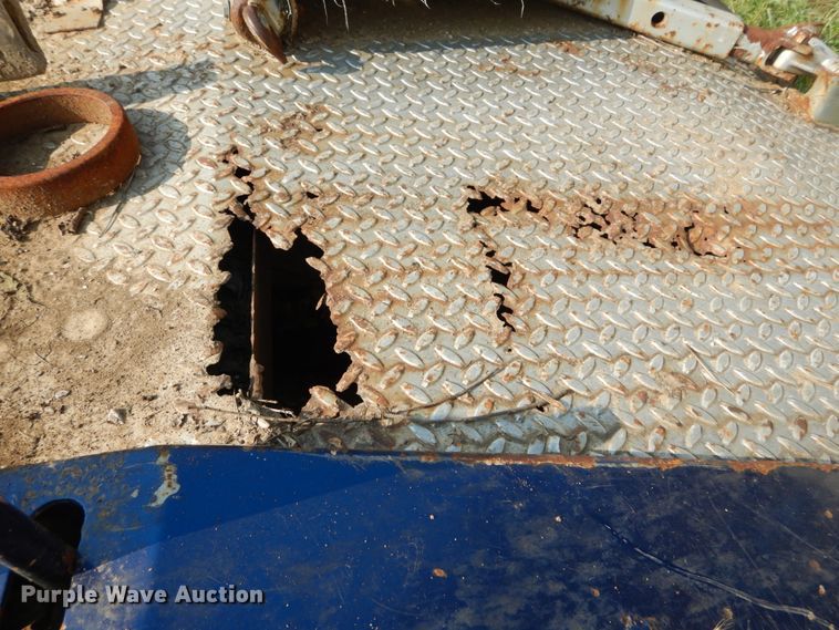 image for item DH2005 1995 Ford F450 Super Duty tow truck