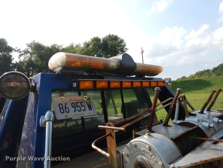 image for item DH2005 1995 Ford F450 Super Duty tow truck
