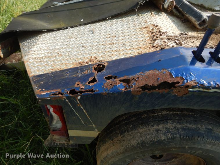 image for item DH2005 1995 Ford F450 Super Duty tow truck