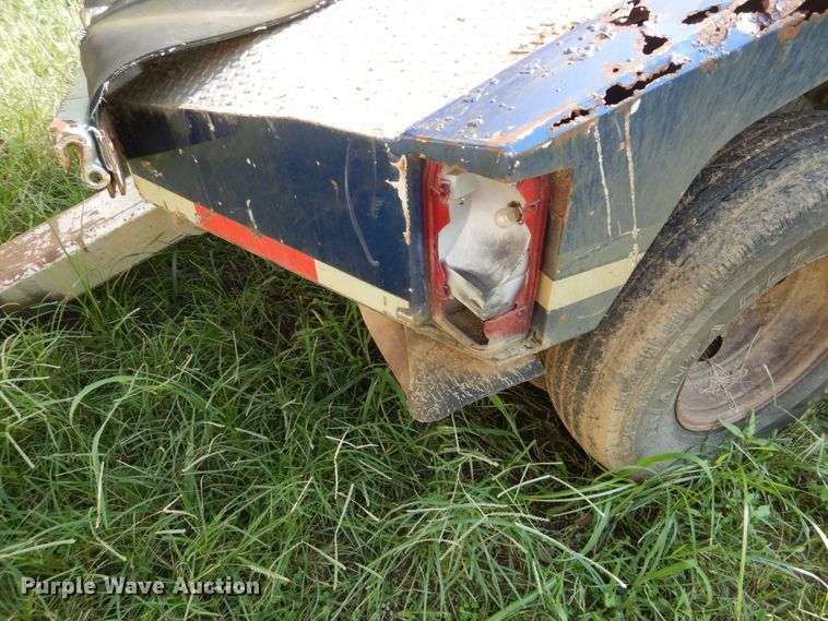 image for item DH2005 1995 Ford F450 Super Duty tow truck