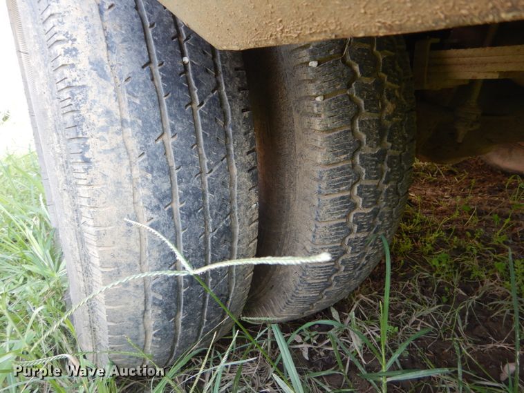 image for item DH2005 1995 Ford F450 Super Duty tow truck