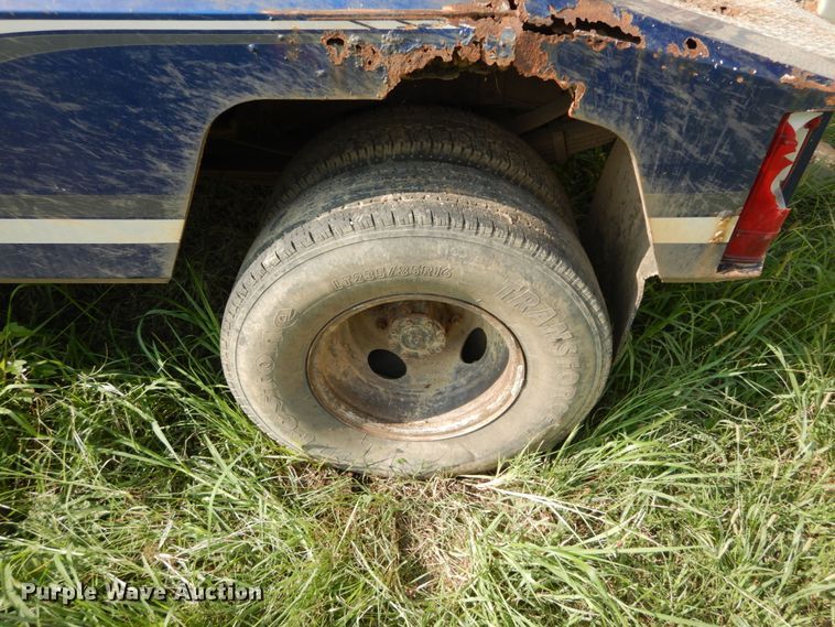 image for item DH2005 1995 Ford F450 Super Duty tow truck