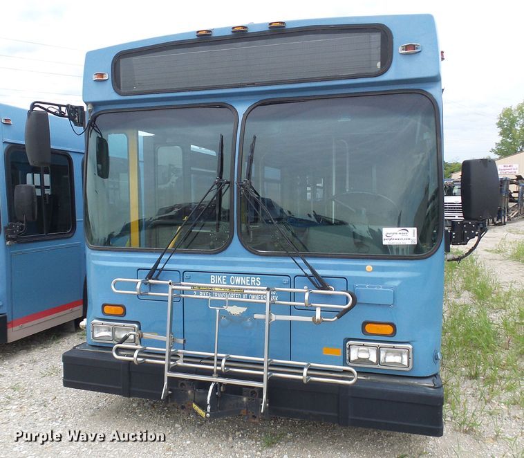 image for item DI0602 2001 New Flyer D40 LF coach bus