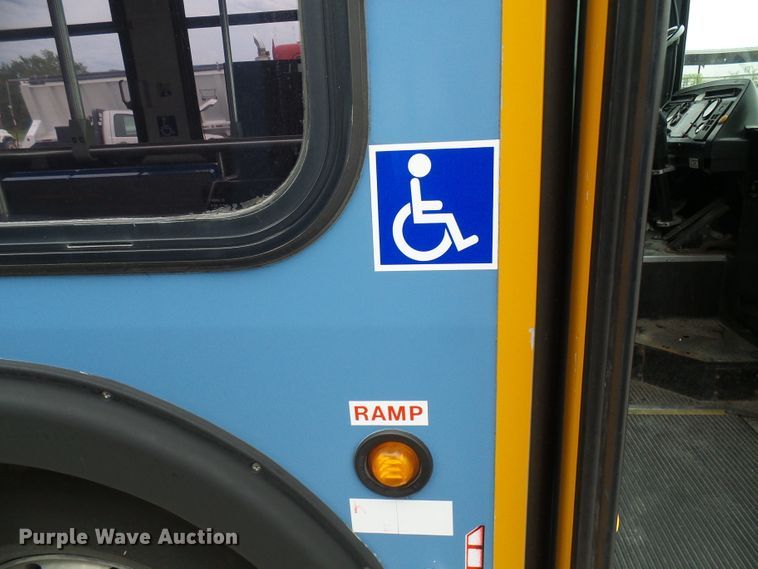 image for item DI0602 2001 New Flyer D40 LF coach bus