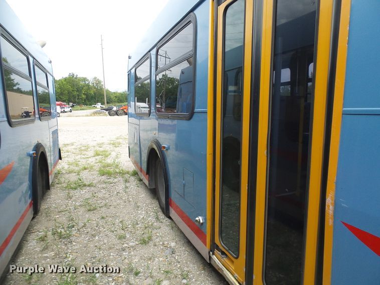 image for item DI0602 2001 New Flyer D40 LF coach bus